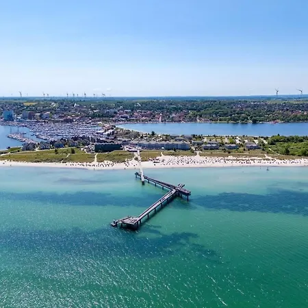 Derzeit Beliebt - Phaenomenaler Ausblick Auf Binnen- Und Ostsee 公寓